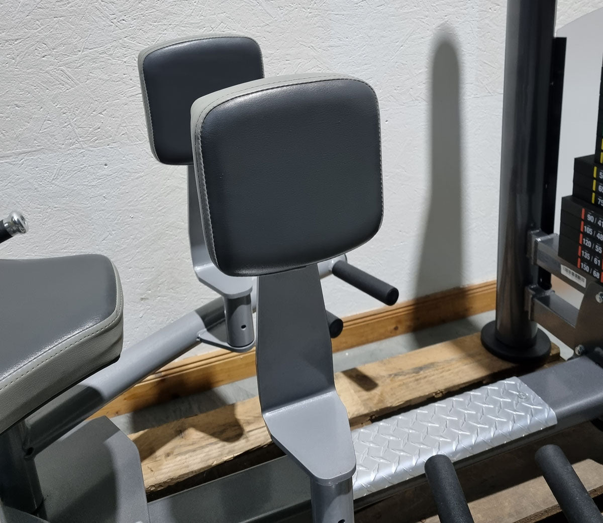 Impulse Fitness Abduktoren und Adduktoren 2 in 1 Kombimaschine - Hip Abduction and Hip Adduction, Rahmenfarbe Grau-Anthrazit, gebraucht - überholter Zustand