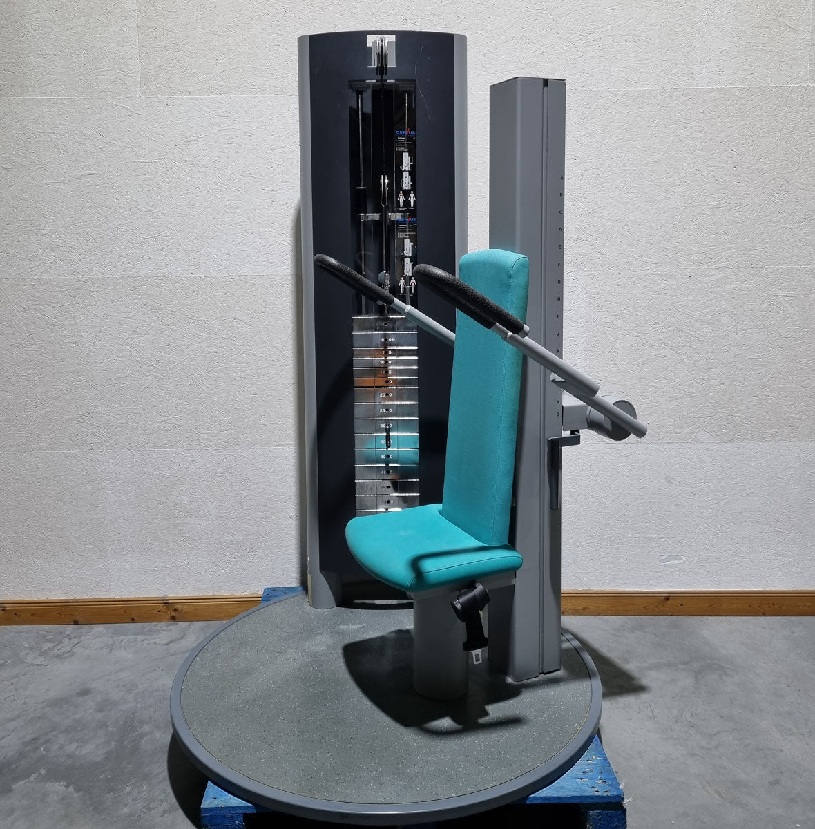Frei Genius Schulterblattfixator und Stützstemme - Latzug Pulldown und Dips - Kombigerät 2 in 1, Rahmenfarbe Silber - gebraucht - überholter Zustand