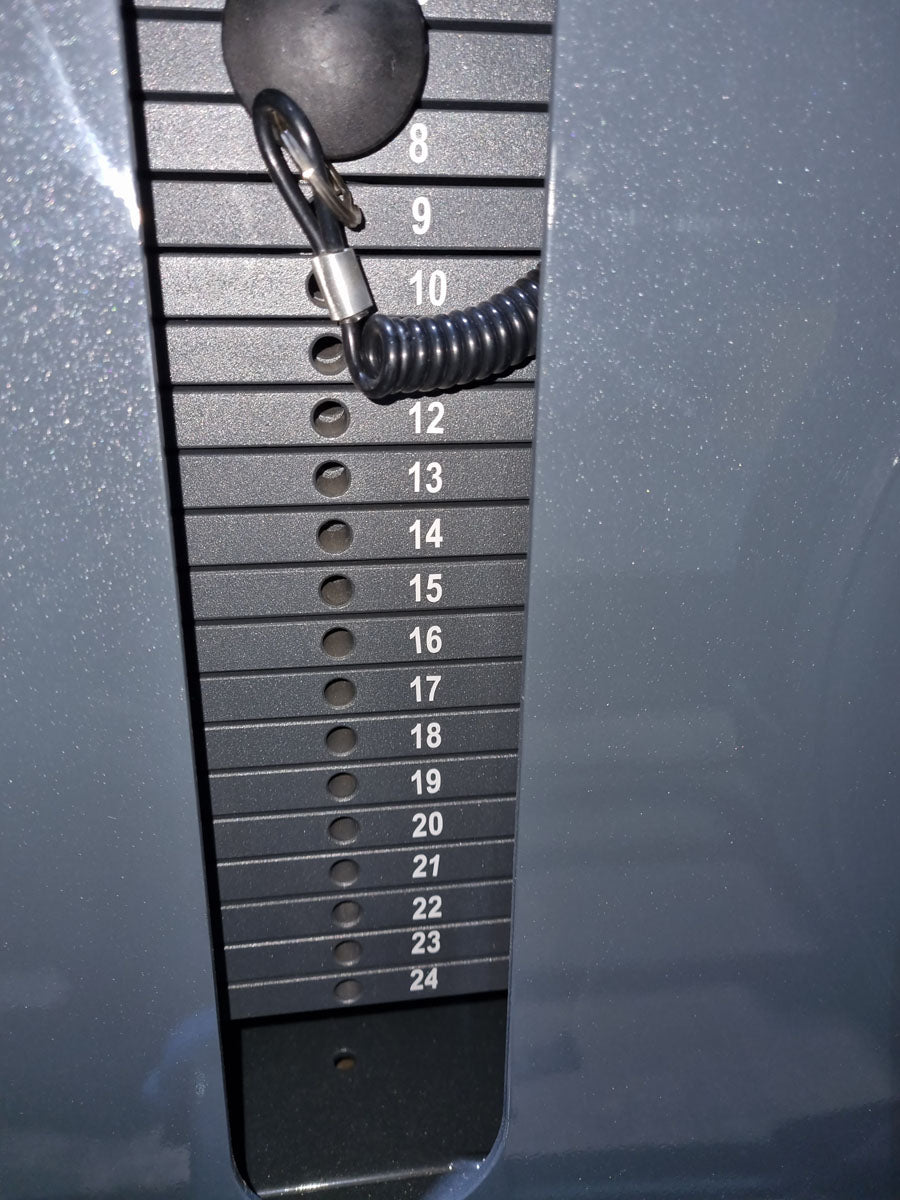 Milon Milcanic Schulterpresse, Shoulder Press, 120kg Gewichtsblock, Overheadpress, Rahmen Anthrazit, gebraucht - Ausstellungsstück - Top Zustand