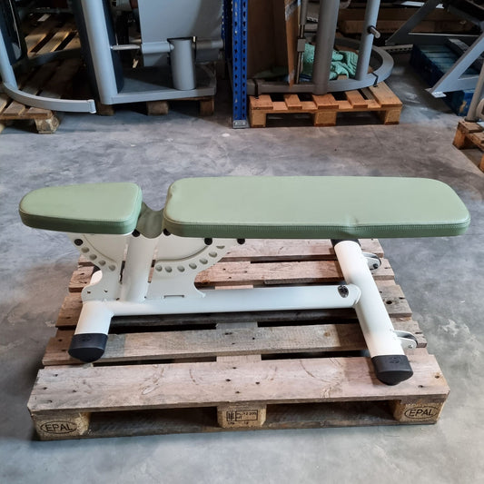 Gym80 4010 Universalbank Basic, Sygnum Serie, Rahmen Weiß, Polster Grün-Avokado, gebraucht - überholter Zustand