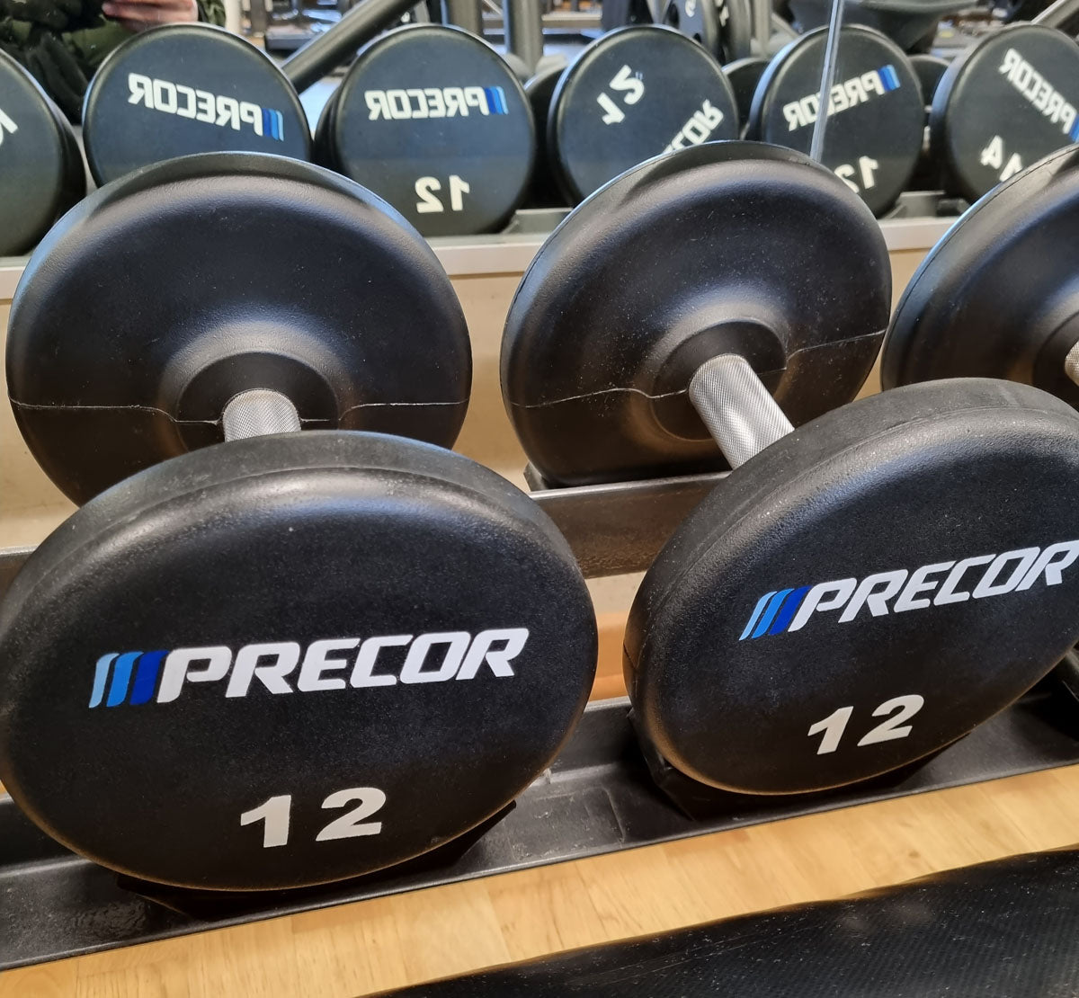 Precor Kurzhanteln aus PU Polyurethan Gummiert, 10 bis 16kg in 2kg Stufen = 4 Paare insg., erst 3 Jahre alt, Schwarz, gebraucht - guter Zustand