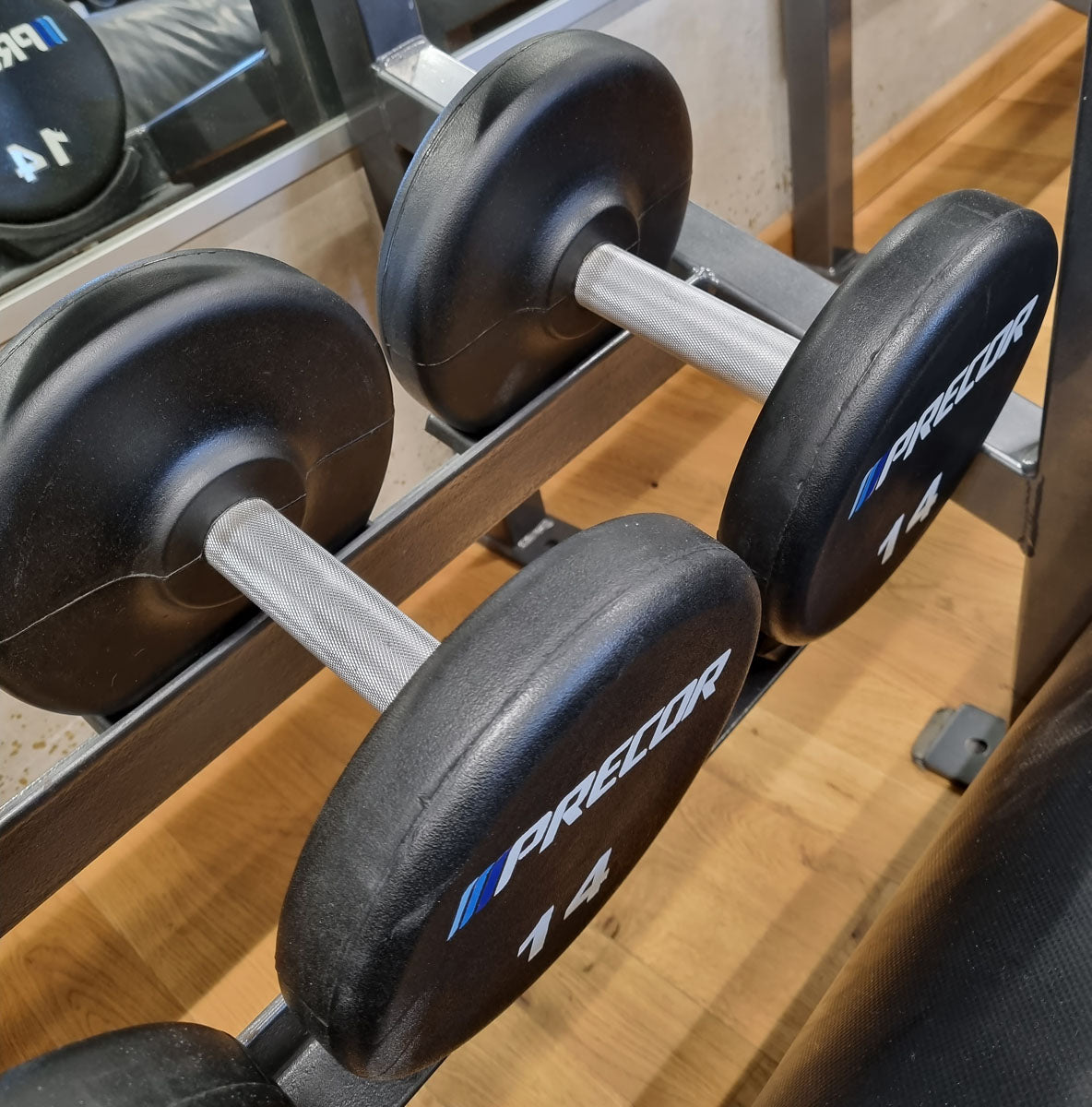 Precor Kurzhanteln aus PU Polyurethan Gummiert, 10 bis 16kg in 2kg Stufen = 4 Paare insg., erst 3 Jahre alt, Schwarz, gebraucht - guter Zustand