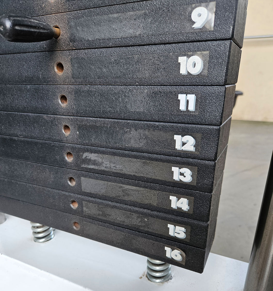 Sportesse DipChin, Dip-Klimmzugmaschine mit Gewichtsunterstützung, Rahmen Weiß, Polster NEU in Wunschfarbe, gebraucht