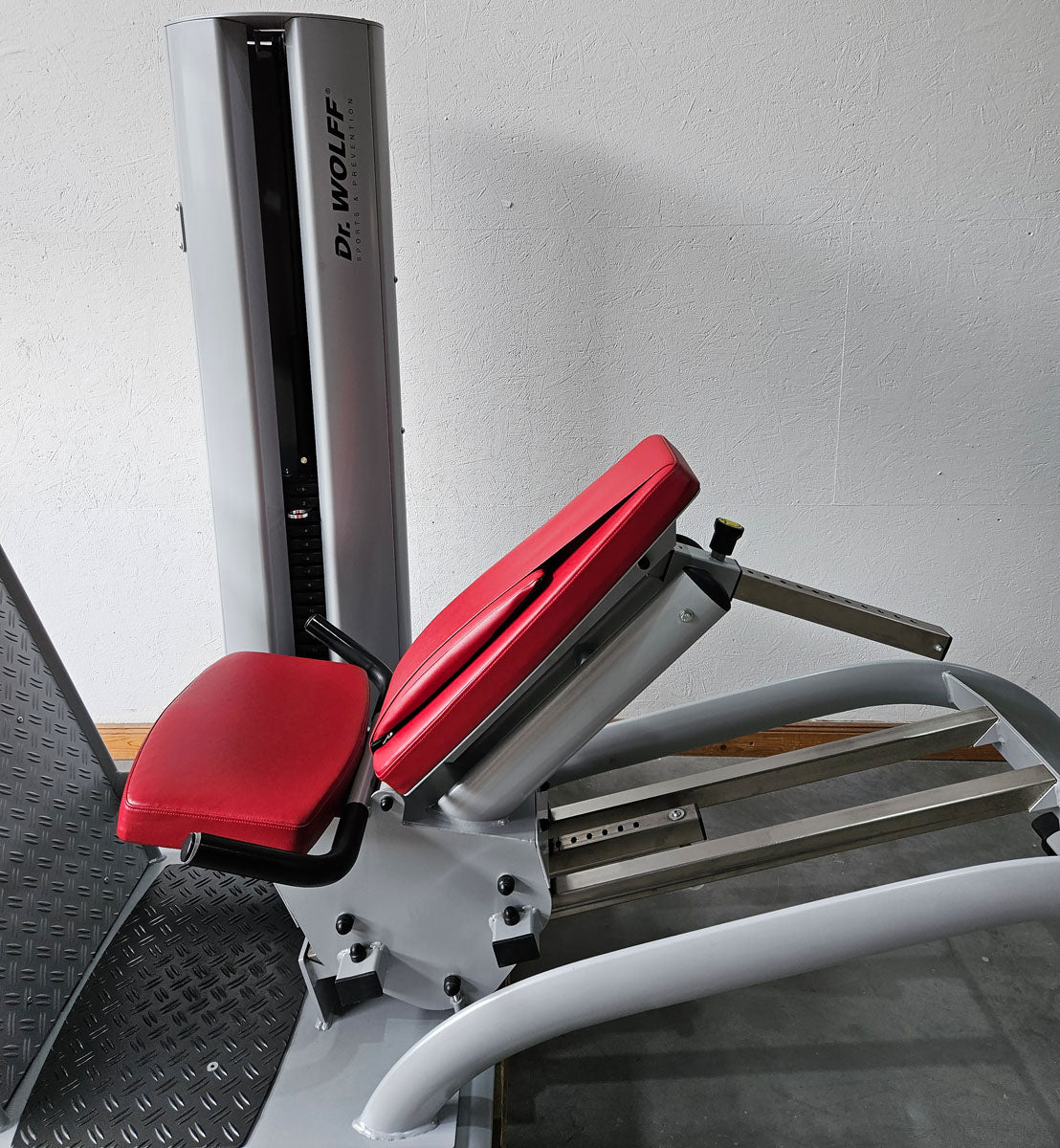 Dr. Wolff Beinpresse 806 Variante XS - extra platzsparend gebaut, ähnlich Funktionsstemme, Gerät aus Präventions-Park, Rahmenfarbe Silber, gebrauchter - überholter Zustand