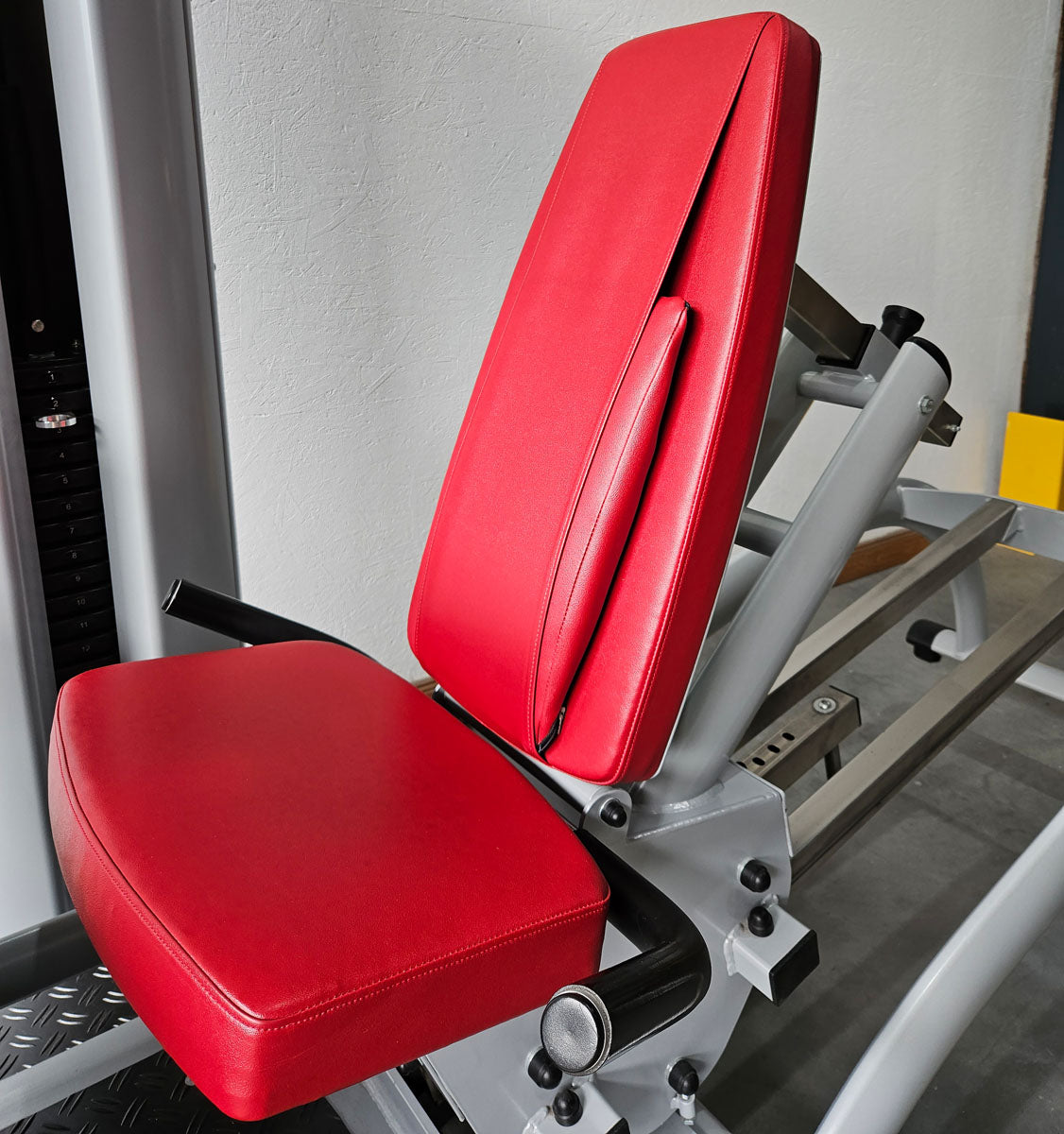 Dr. Wolff Beinpresse 806 Variante XS - extra platzsparend gebaut, ähnlich Funktionsstemme, Gerät aus Präventions-Park, Rahmenfarbe Silber, gebrauchter - überholter Zustand