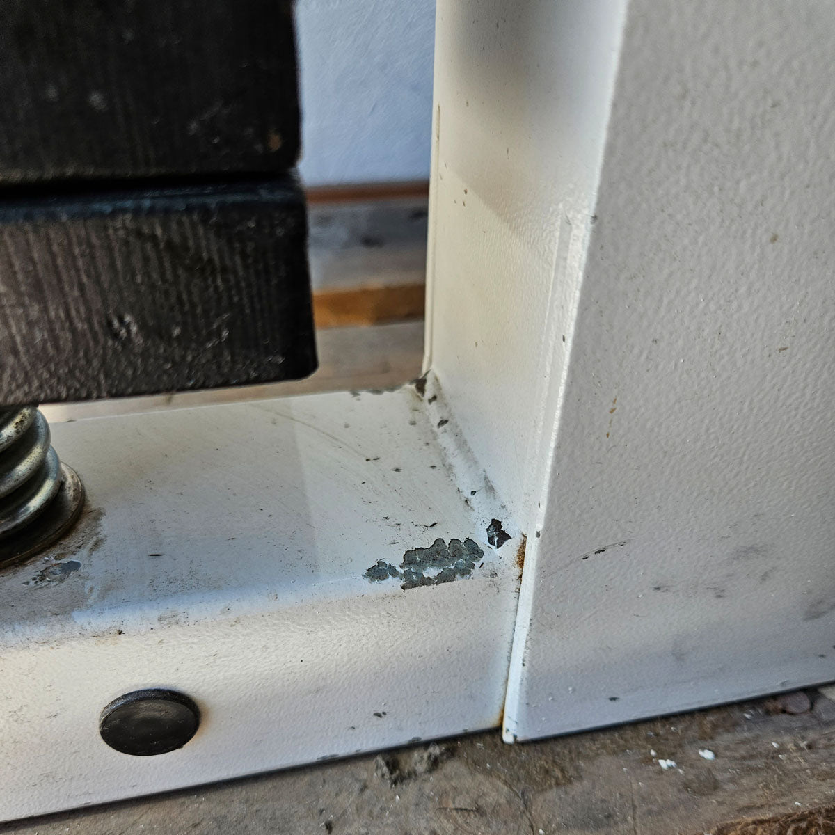 Gym80 Gluteusmaschine stehend, Glute Raiser, Pomaschine, Oldschool Bodybuilding Kraftgerät - Edition oder Classic Line, Rahmen Weiß, gebraucht mit Gebrauchsspuren