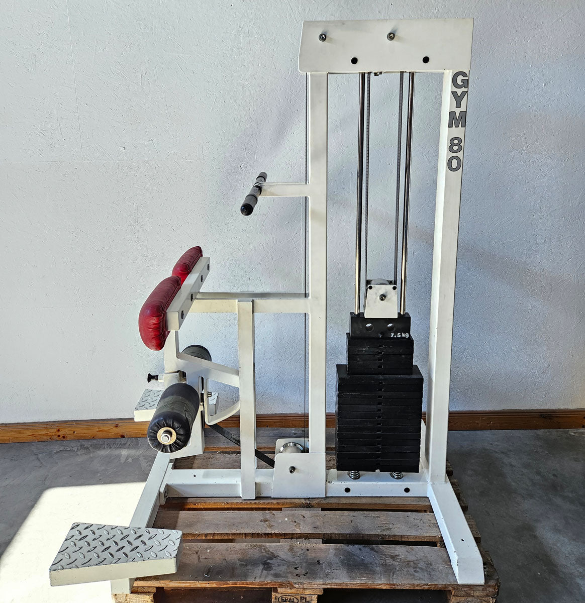 Gym80 Gluteusmaschine stehend, Glute Raiser, Pomaschine, Oldschool Bodybuilding Kraftgerät - Edition oder Classic Line, Rahmen Weiß, gebraucht mit Gebrauchsspuren