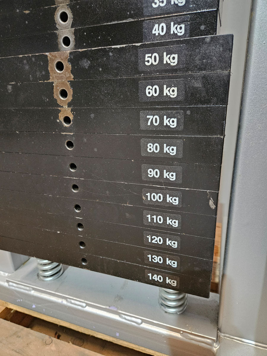 Latzug von Oben mit Karabiner, 140kg Gewichtsblock, Lat Pulldown, Oldschool Bodybuilding, Ähnlich Gym80, Galaxay, Rahmenfarbe Silber, gebraucht mit Gebrauchsspuren