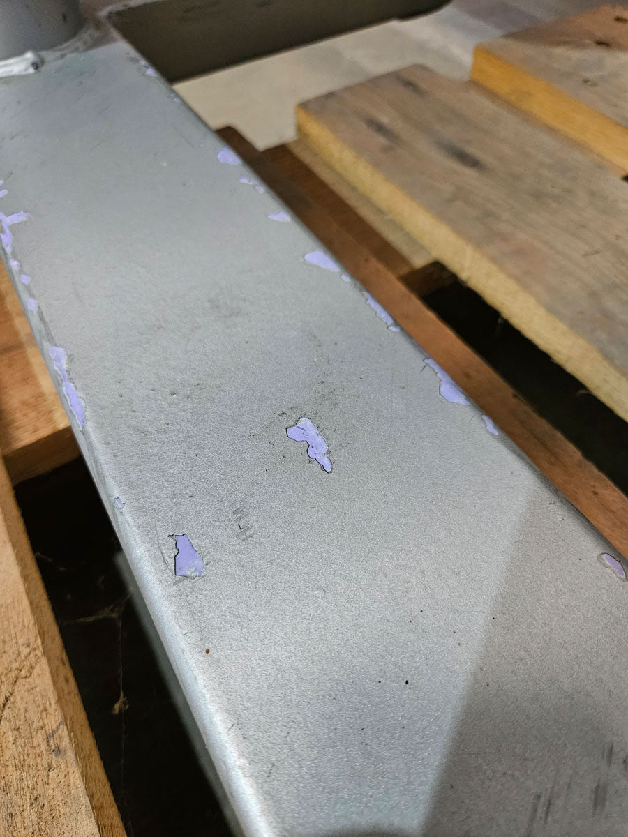 Latzug von Oben mit Karabiner, 140kg Gewichtsblock, Lat Pulldown, Oldschool Bodybuilding, Ähnlich Gym80, Galaxay, Rahmenfarbe Silber, gebraucht mit Gebrauchsspuren