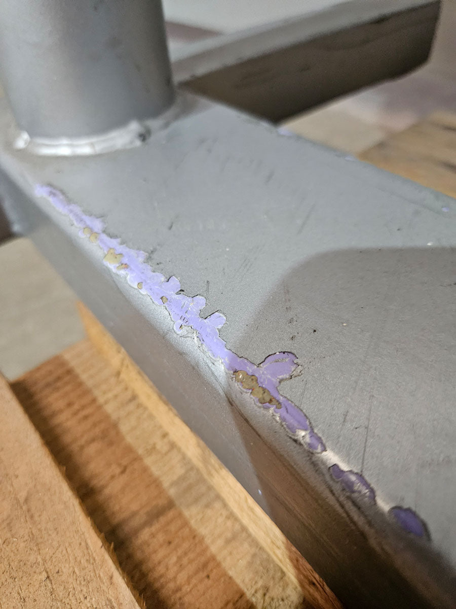 Latzug von Oben mit Karabiner, 140kg Gewichtsblock, Lat Pulldown, Oldschool Bodybuilding, Ähnlich Gym80, Galaxay, Rahmenfarbe Silber, gebraucht mit Gebrauchsspuren