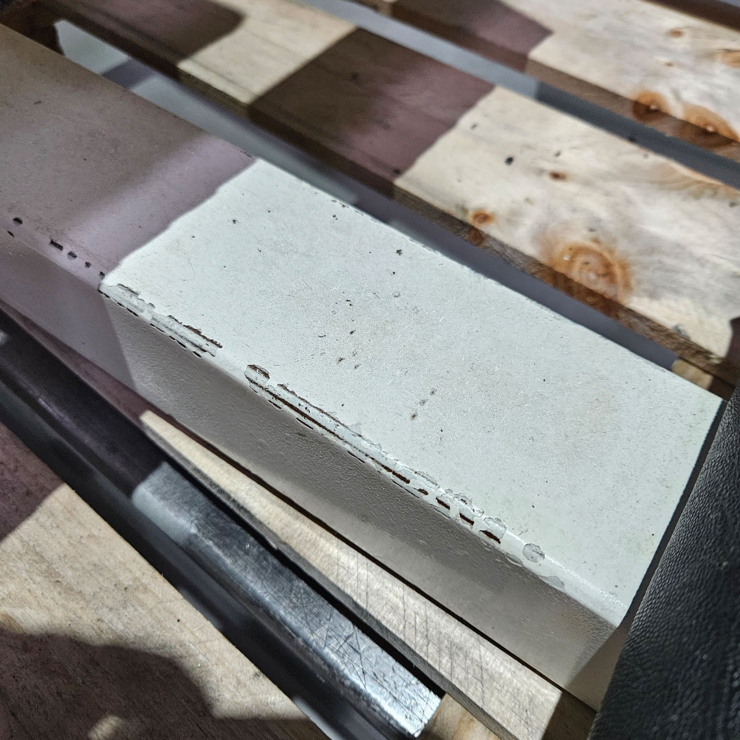 Gym80 - 4 Stationenturm mit Seilen, 4 Stack Multi Station, große Gewichtsblöcke, Rahmenfarbe Weiß, gebraucht - geprüfter Zustand mit optischen Gebrauchsspuren