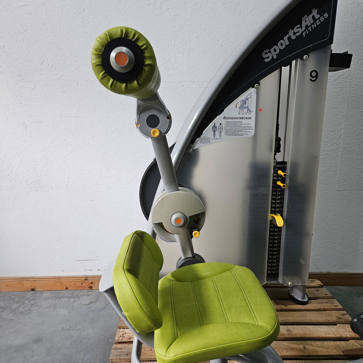 SportsArt Rückenstrecker Maschine S932 A932 N932, Back Extension, Hyperextension Machine, Rahmenfarbe Silber, gebraucht - überholter Zustand
