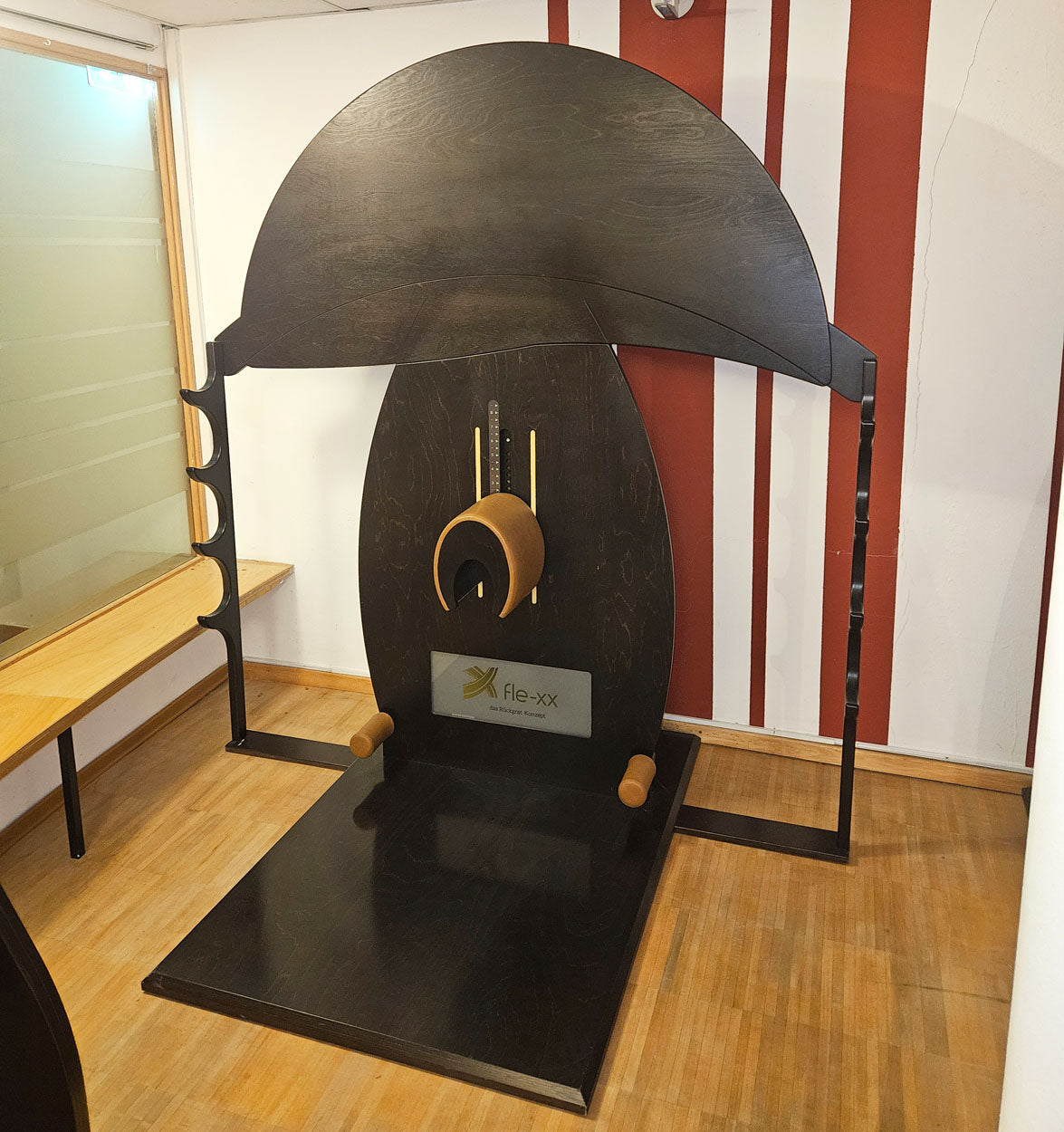 Fle-xx 7er Beweglichkeitszirkel, Rückgrat-Konzept, Dehnzirkel aus Holz von Flexx, Holzfarbe Dunkel, guter gebrauchter Zustand