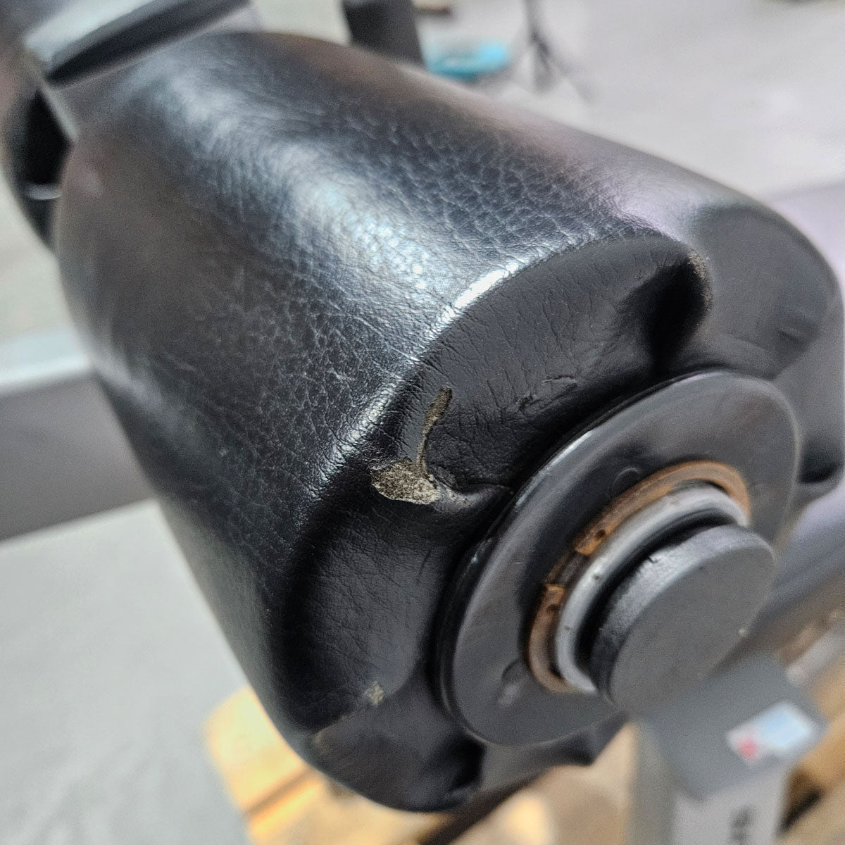 Nautilus Nitro Adjustable Abdominal Bench, F3AAB, Frame Color Silver, Used - Refurbished Condition