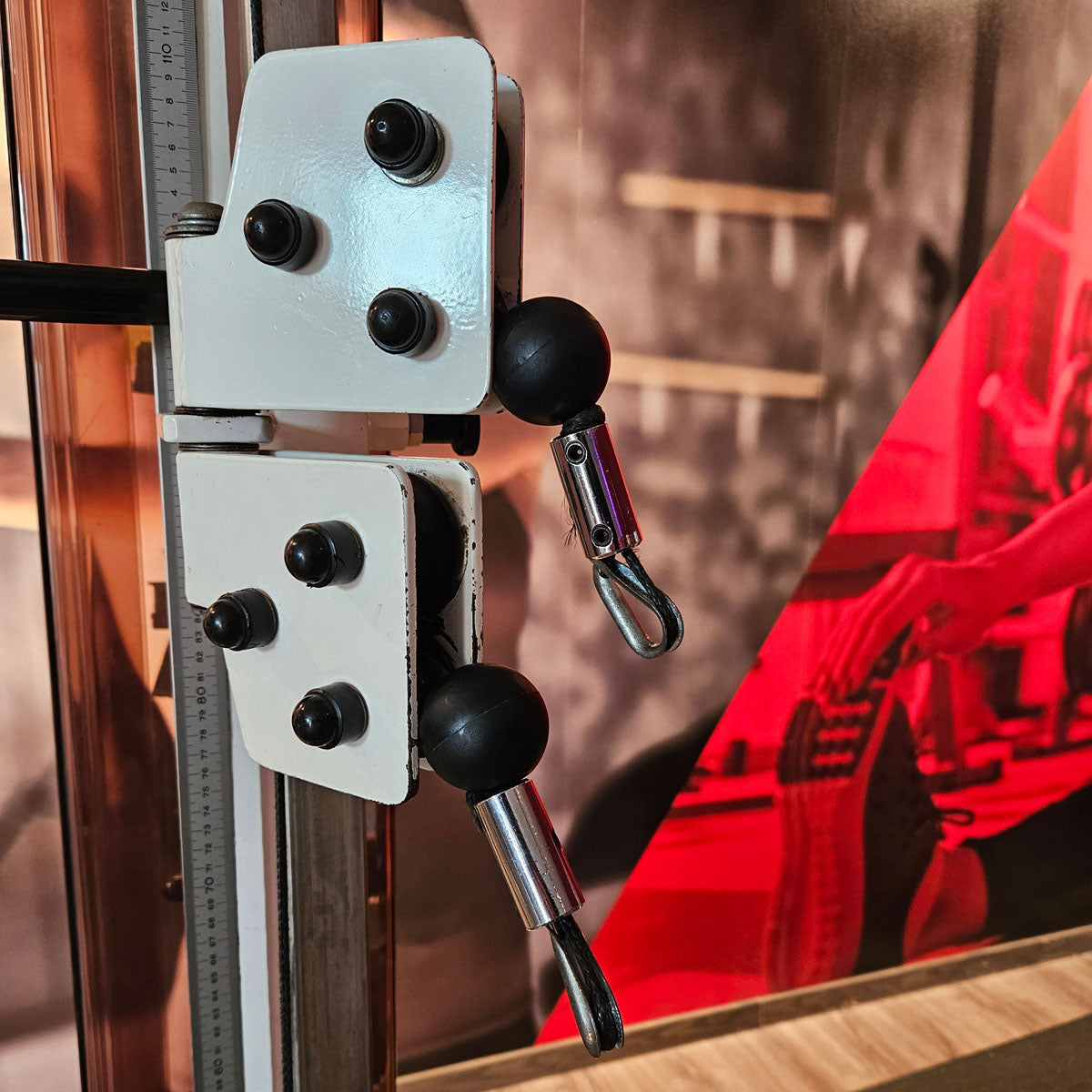 Gym80 Kabelzug höhenverstellbar, zwei Auszüge, Seilzug, Zugapparat 55kg, Rahmenfarbe Weiß, gebraucht - geprüfter Zustand mit Gebrauchsspuren