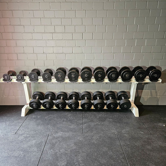 Gym80 Kurzhantelsatz aus Guss von 2,5 bis 40kg in 2,5kg Stufen ( 16 Paare ) Oldschool, Gym80 Kurzhantelablage gegen Aufpreis verfügbar, gebraucht - mit Gebrauchsspuren