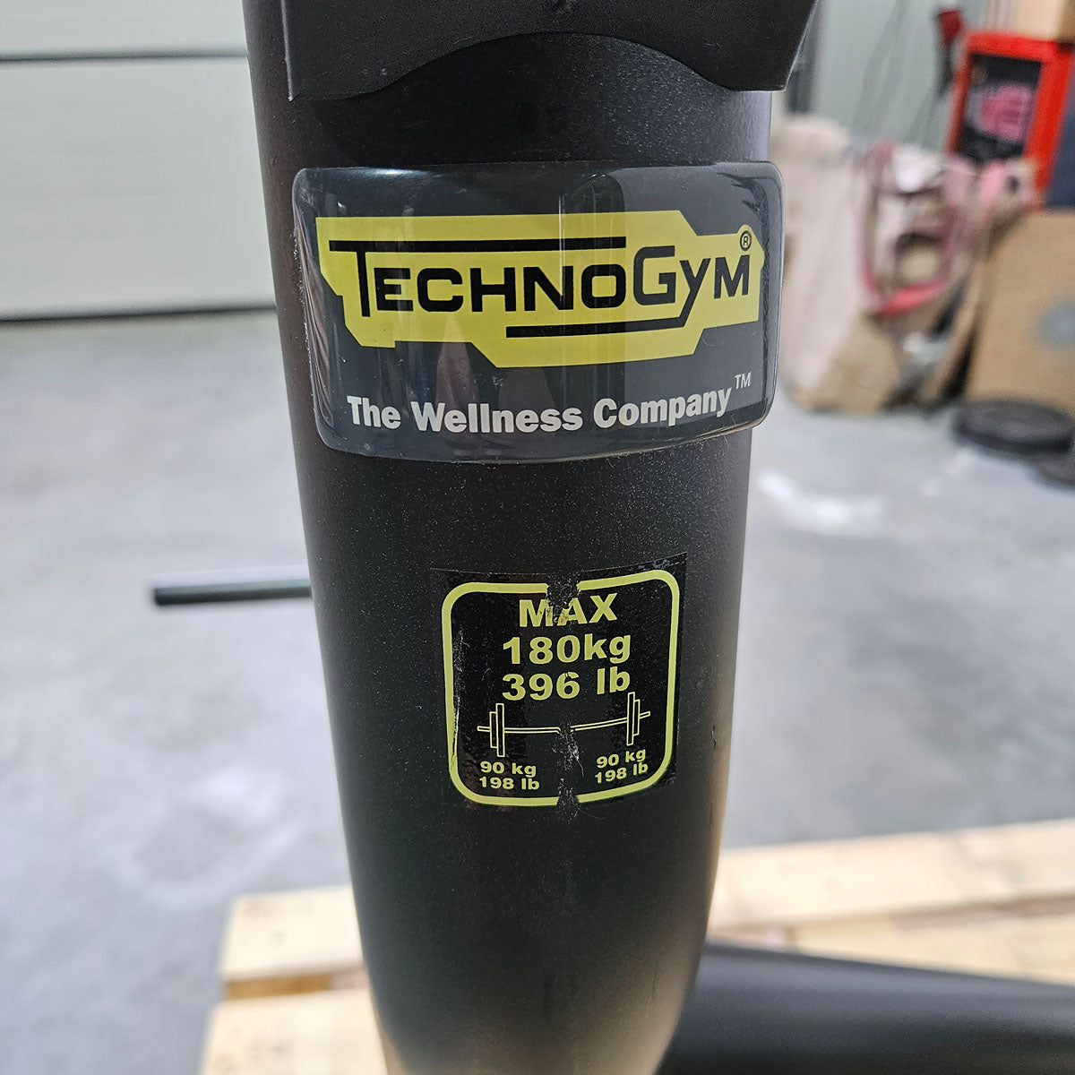 Technogym Horizontal Bench, Olympic Flat Bench, Bankdrückbank Flach mit Ablage, Olympia Flachdrückerbank, Mit Scheibenhalter 30mm, Rahmebfarbe Schwarz, gebraucht - überholter Zustand