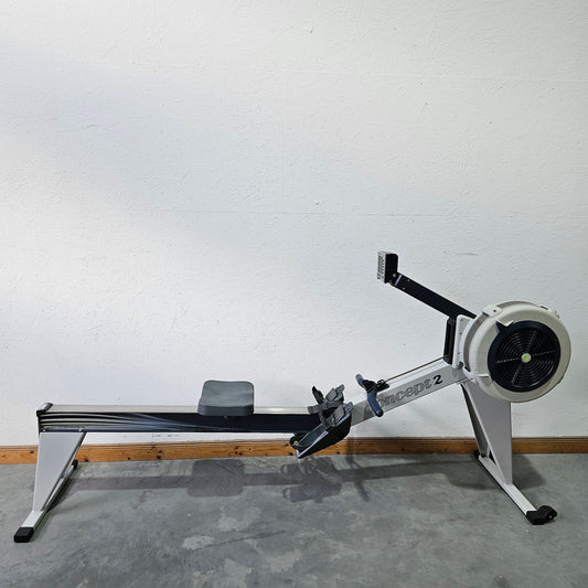 Concept2 Rudergerät Modell E mit PM4 Monitor - baugleich wie RowErg mit hohen Beinen, Farbe Hellgrau, gebraucht - geprüfter Zustand