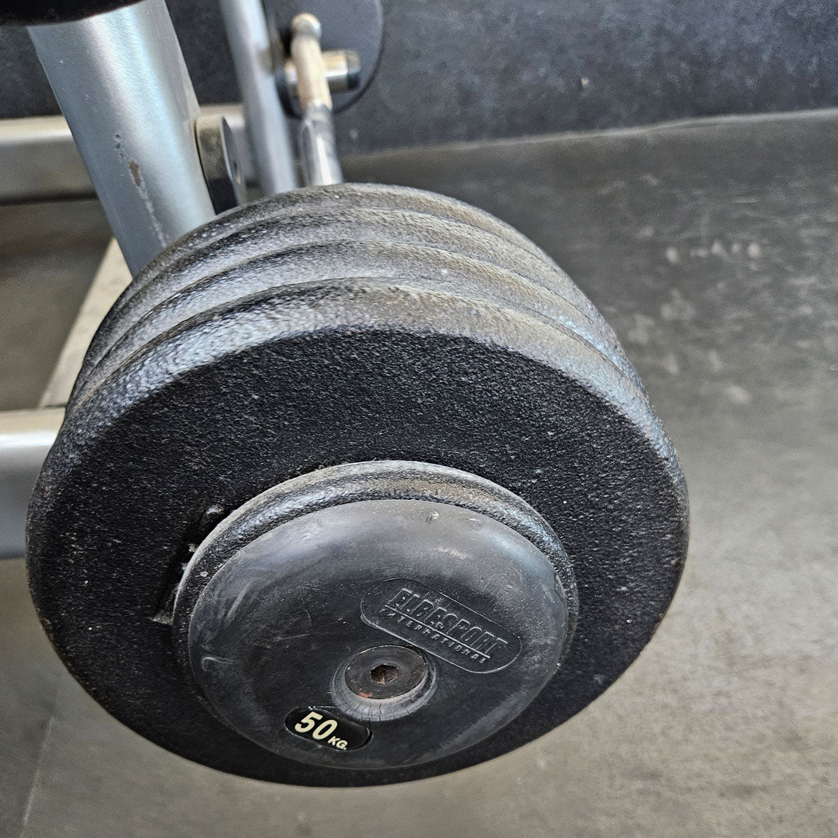 SZ Langhantel Kompakt Set 25kg bis 50kg in 5kg Schritten, 6 Stück gesamt, ähnlich Kurzhanteln mit SZ Stange, inkl. Ständer Elbesport, gebraucht mit Gebrauchsspuren