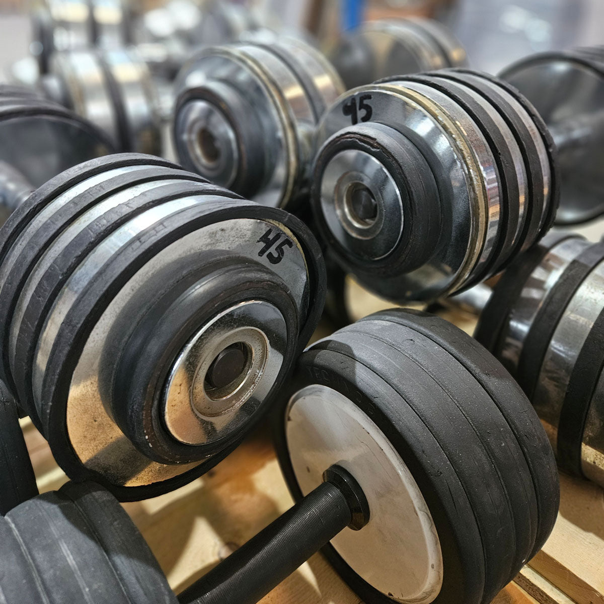 Kurzhantelsatz aus Guss bzw Chrom von 40 bis 50kg in 2,5kg Stufen ( 5 Paare ) Oldschool, gebraucht - mit Gebrauchsspuren