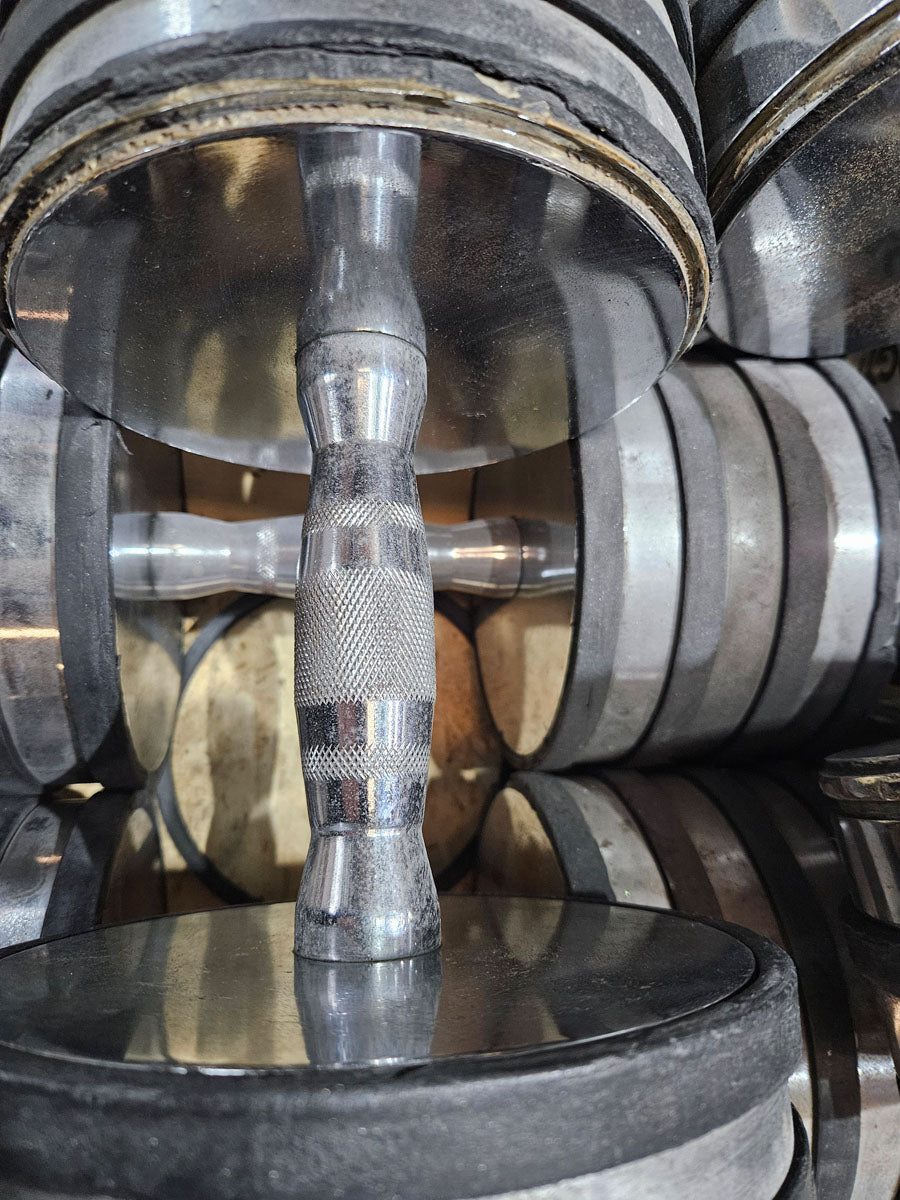 Kurzhantelsatz aus Guss bzw Chrom von 40 bis 50kg in 2,5kg Stufen ( 5 Paare ) Oldschool, gebraucht - mit Gebrauchsspuren