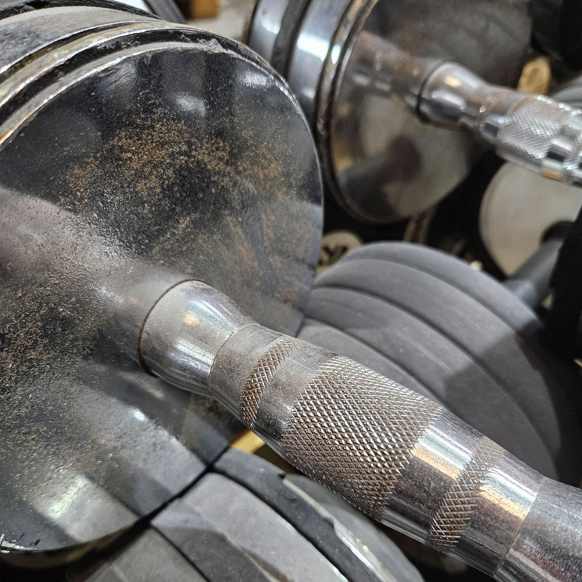 Kurzhantelsatz aus Guss bzw Chrom von 40 bis 50kg in 2,5kg Stufen ( 5 Paare ) Oldschool, gebraucht - mit Gebrauchsspuren