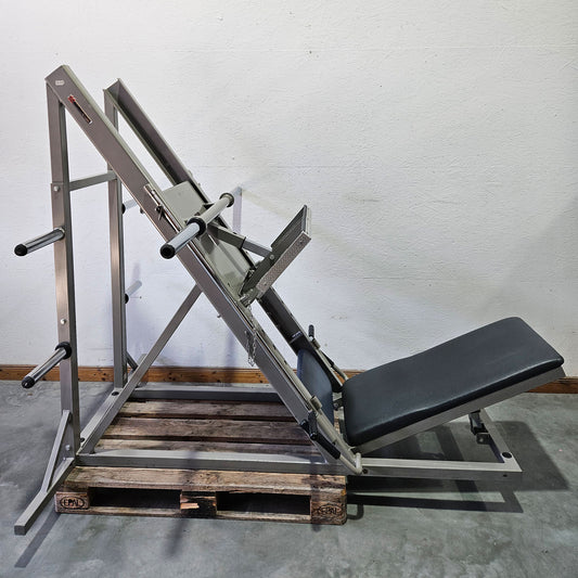 Nordic Gym Beinpresse 45 Grad, Plate loaded Leg Press, verstellbare Fußplatte, Rahmenfarbe Silber, gebraucht - geprüfter technischer Zustand mit Gebrauchsspuren