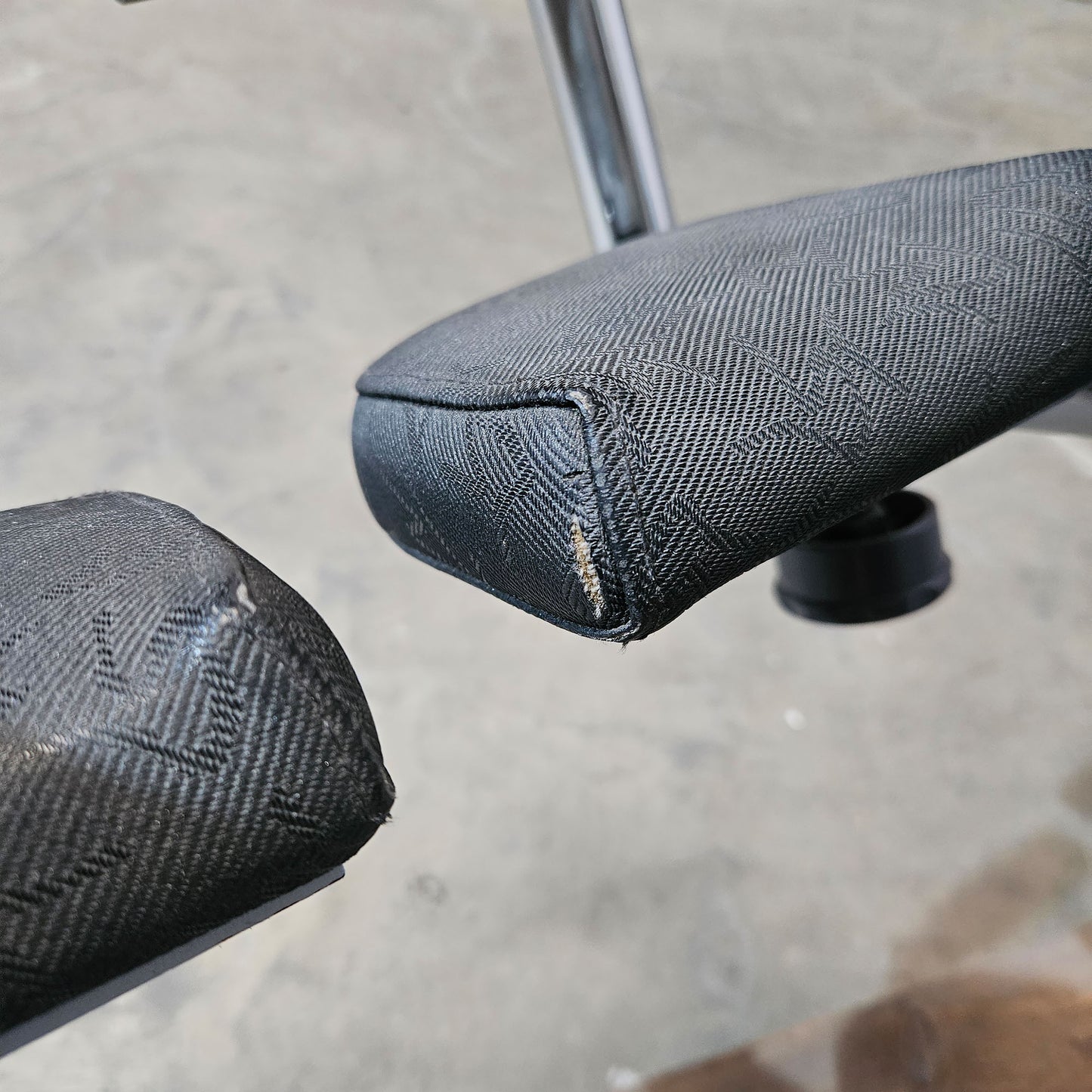 Frei Genius Eco Abduktorenmaschine, Hip Abduction, Abductor, Rahmenfarbe Silber, gebraucht - überholter Zustand