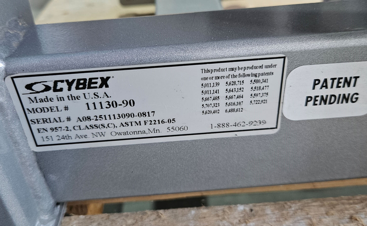 Cybex Eagle Lat Pulldown, Latzug Bilateral, großer 131kg Gewichtsblock, Rahmenfarbe Silber, gebraucht - überholter Zustand