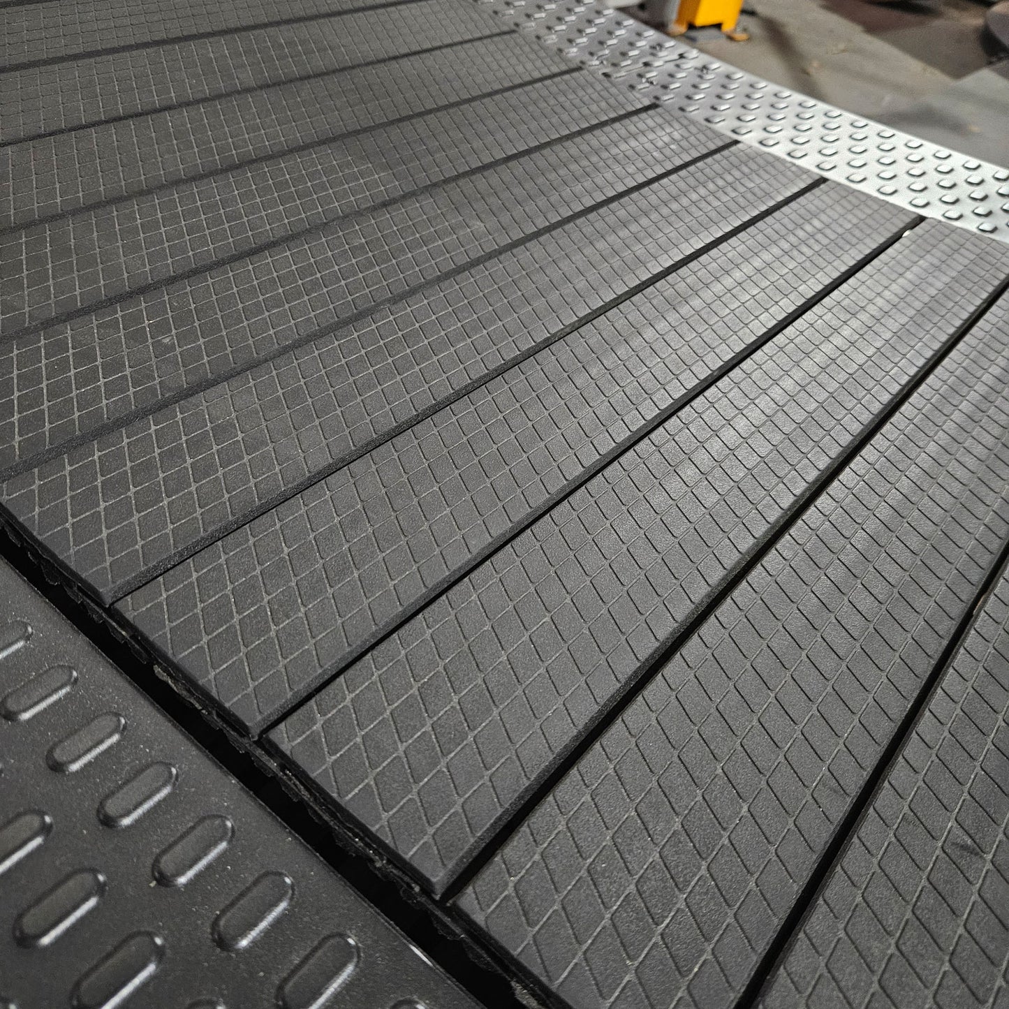 Curved Lamellen Laufband - ähnlich Assault Runner oder Woodway, Farbe Schwarz, gebraucht - geprüfter Zustand