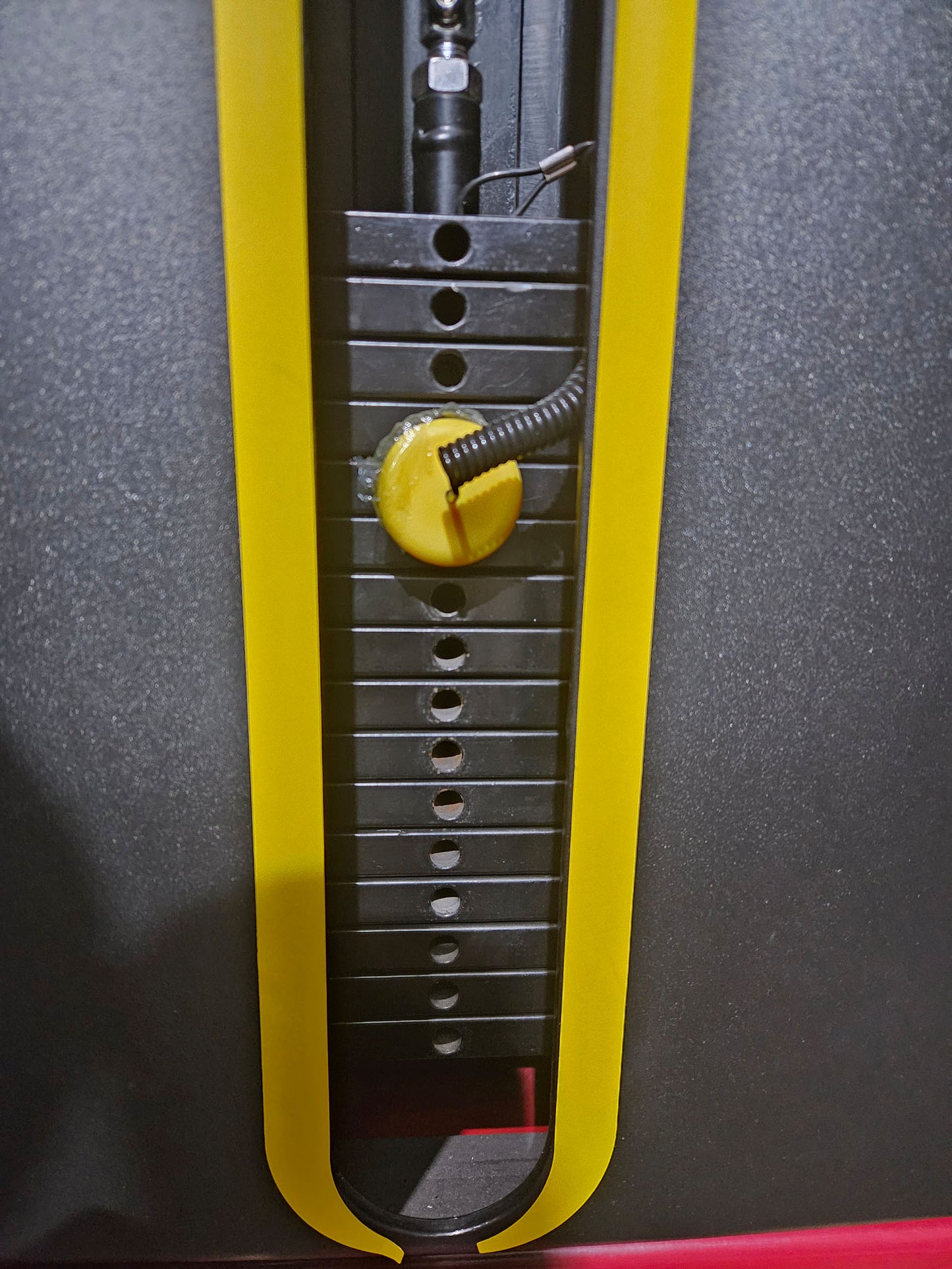 DankSport Latzug von Oben, Pulldown, Farbe Rot, gebraucht - überholter Zustand