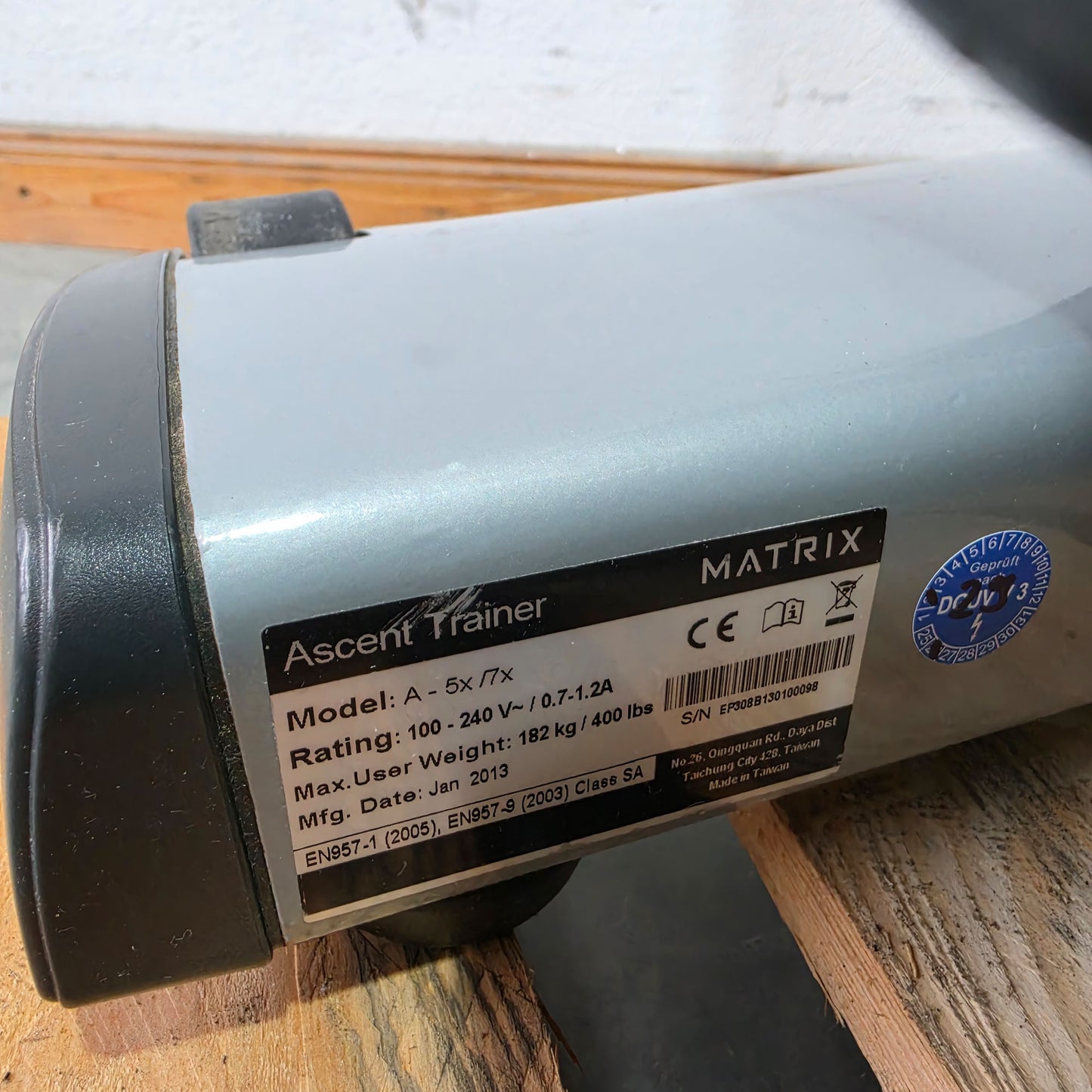 Matrix A5X Crosstrainer mit höhenverstellbarer Steigung, Ascent Trainer, Suspension Elliptical Trainer, LED Display, Farbe Silber, gebraucht - überholter Zustand