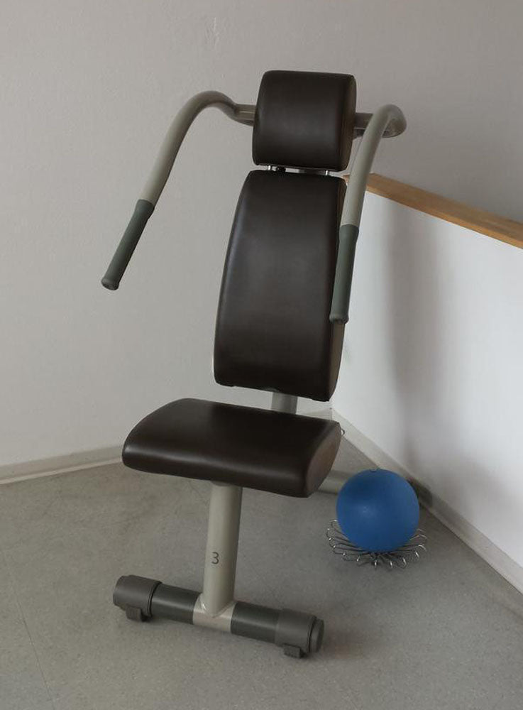 TechnoGym Easy Line Zirkel, 8 Geräte, Gestelle silbergrau, Polster braun, gebraucht