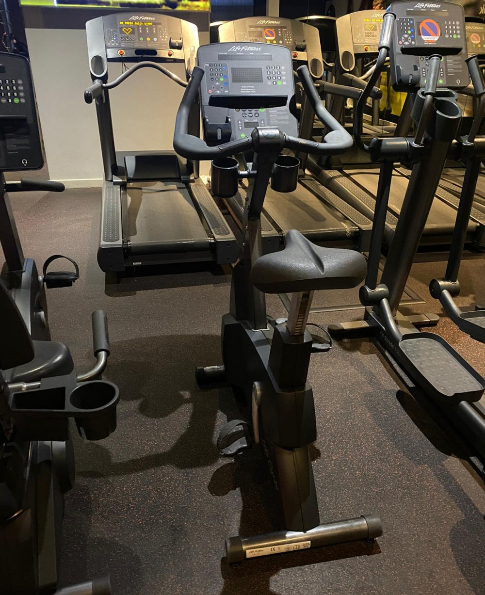 Life Fitness Ergometer Lifecycle, Integrity Serie, LED Konsole, Upright Bike - gebraucht - überholter Zustand