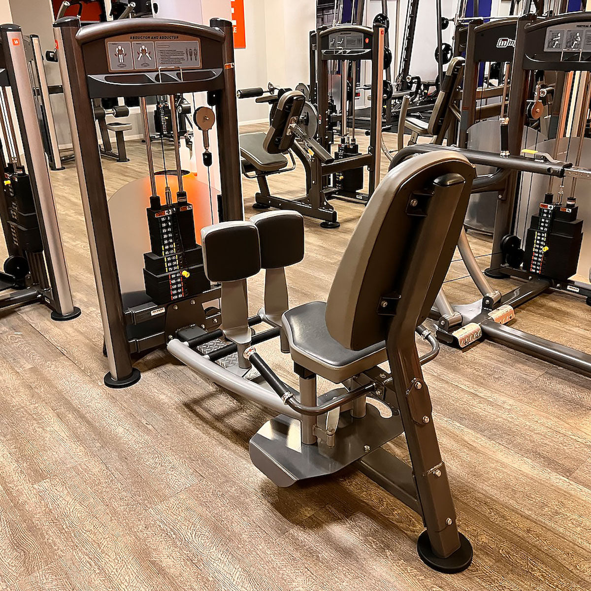 Impulse Fitness Abduktoren und Adduktoren 2 in 1 Kombimaschine - Hip Abduction and Hip Adduction, Rahmenfarbe Grau-Anthrazit, gebraucht - überholter Zustand