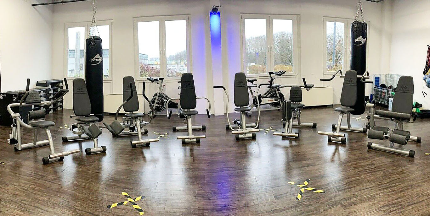 HBP 8er Fitness-Zirkel, Smart-Line, 8 Hydraulik Kraftgeräte, Lackierung Silber, gebraucht - überholter Zustand