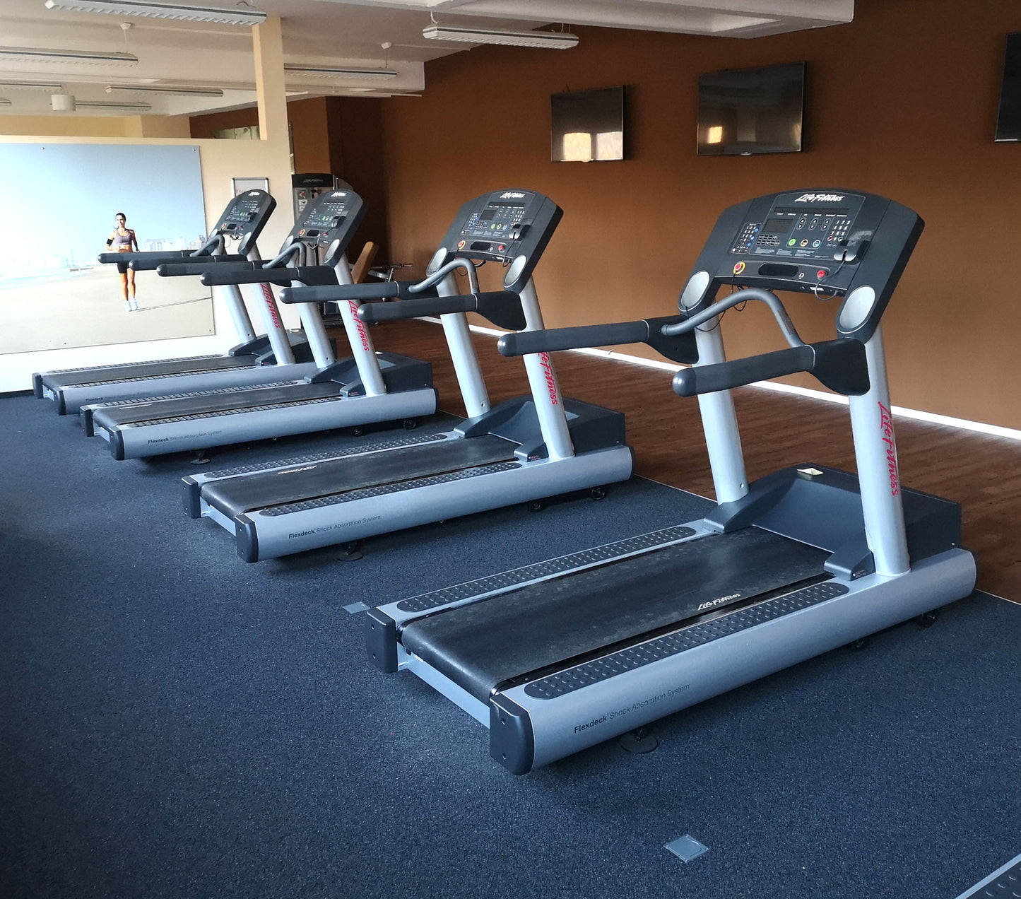 Life Fitness Laufband 95T - Integrity Serie 95t - LED Display Konsole, gebraucht - überholter Zustand