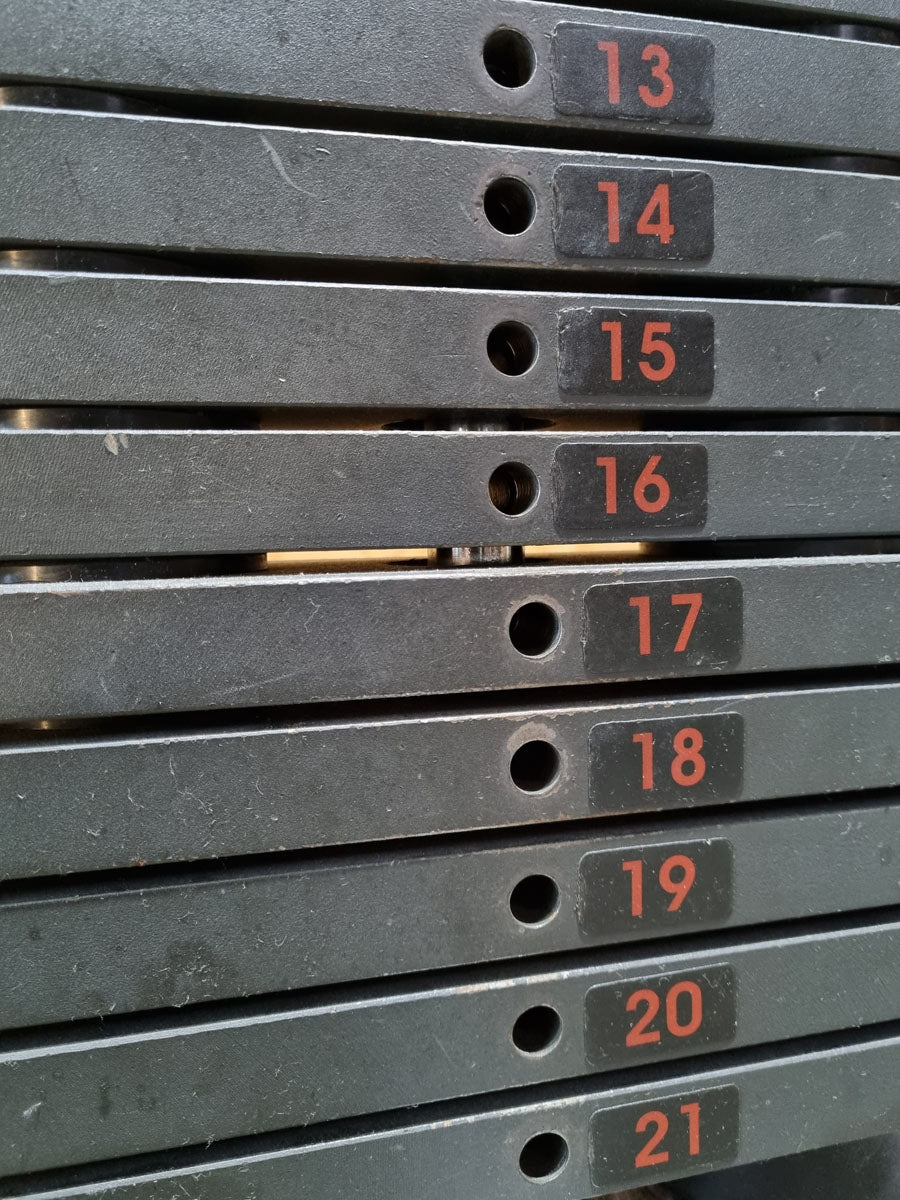 Hoist Multi Kraftstations Turm - Multistation mit Kabelzug, Kraftstation mit Gewichtsblöcken, gebraucht - überholter Zustand