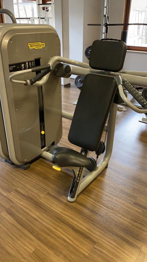 TechnoGym Kraftgerätepark 16 Fitnessgeräte im Set, gebraucht - überholter Zustand