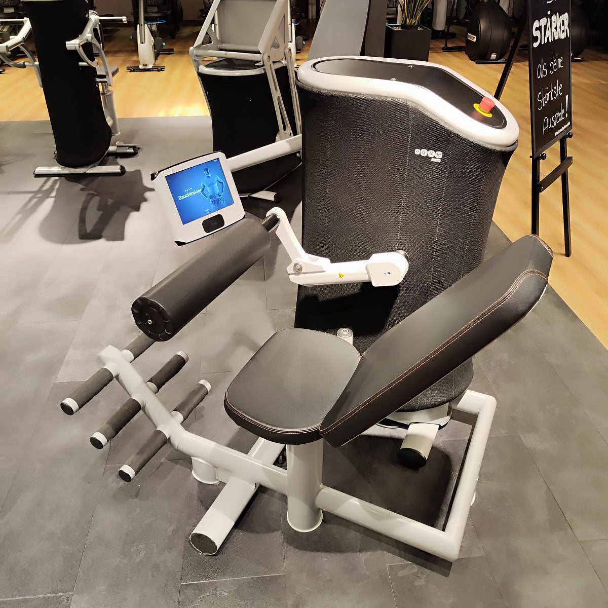 eGym 9er Kraft Zirkel, 9 Kraftgeräte, inkl. PREMIUM Software, Baujahr 2015, Free Flow Technik, gebraucht - überholter Zustand