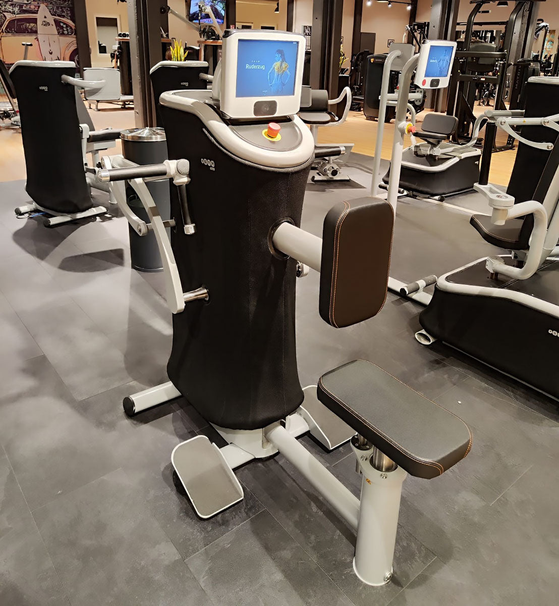 eGym 9er Kraft Zirkel, 9 Kraftgeräte, inkl. PREMIUM Software, Baujahr 2015, Free Flow Technik, gebraucht - überholter Zustand