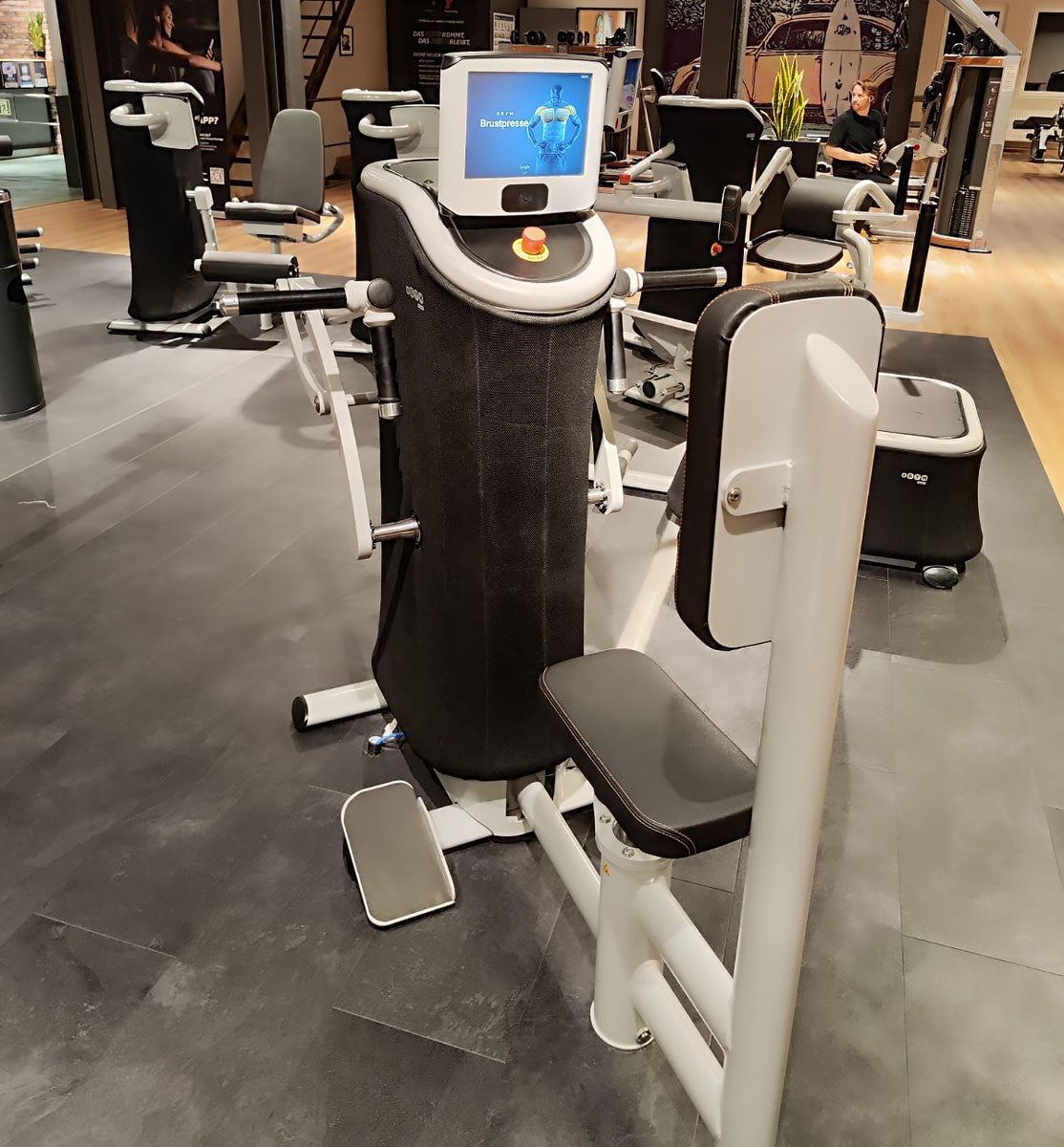 eGym 9er Kraft Zirkel, 9 Kraftgeräte, inkl. PREMIUM Software, Baujahr 2015, Free Flow Technik, gebraucht - überholter Zustand