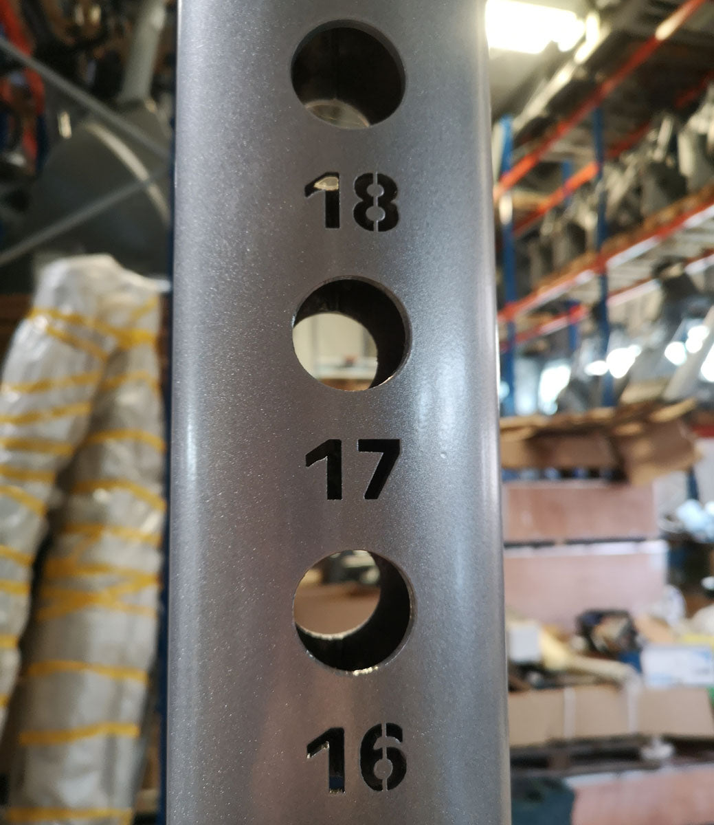 L+K E-Line Power Rack, Silber, Neuwertiges Ausstellungsstück - Sonderpreis