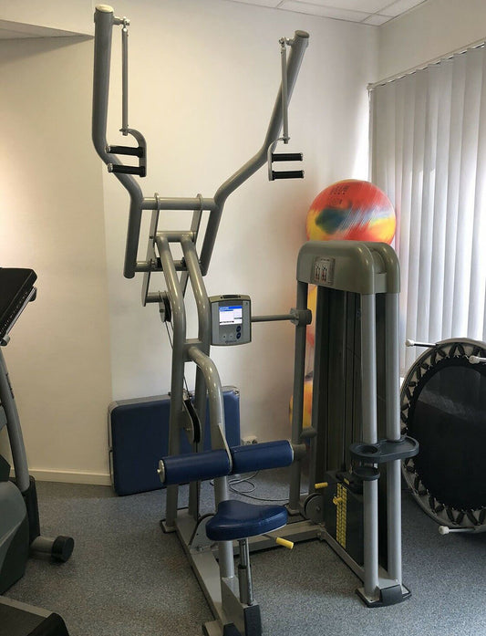 Ergo-Fit Latzugmaschine von oben, Pulldown, Lat Pull 4000 Serie, drehbare Griffe, Polster Blau, gebrauchter - überholter Zustand