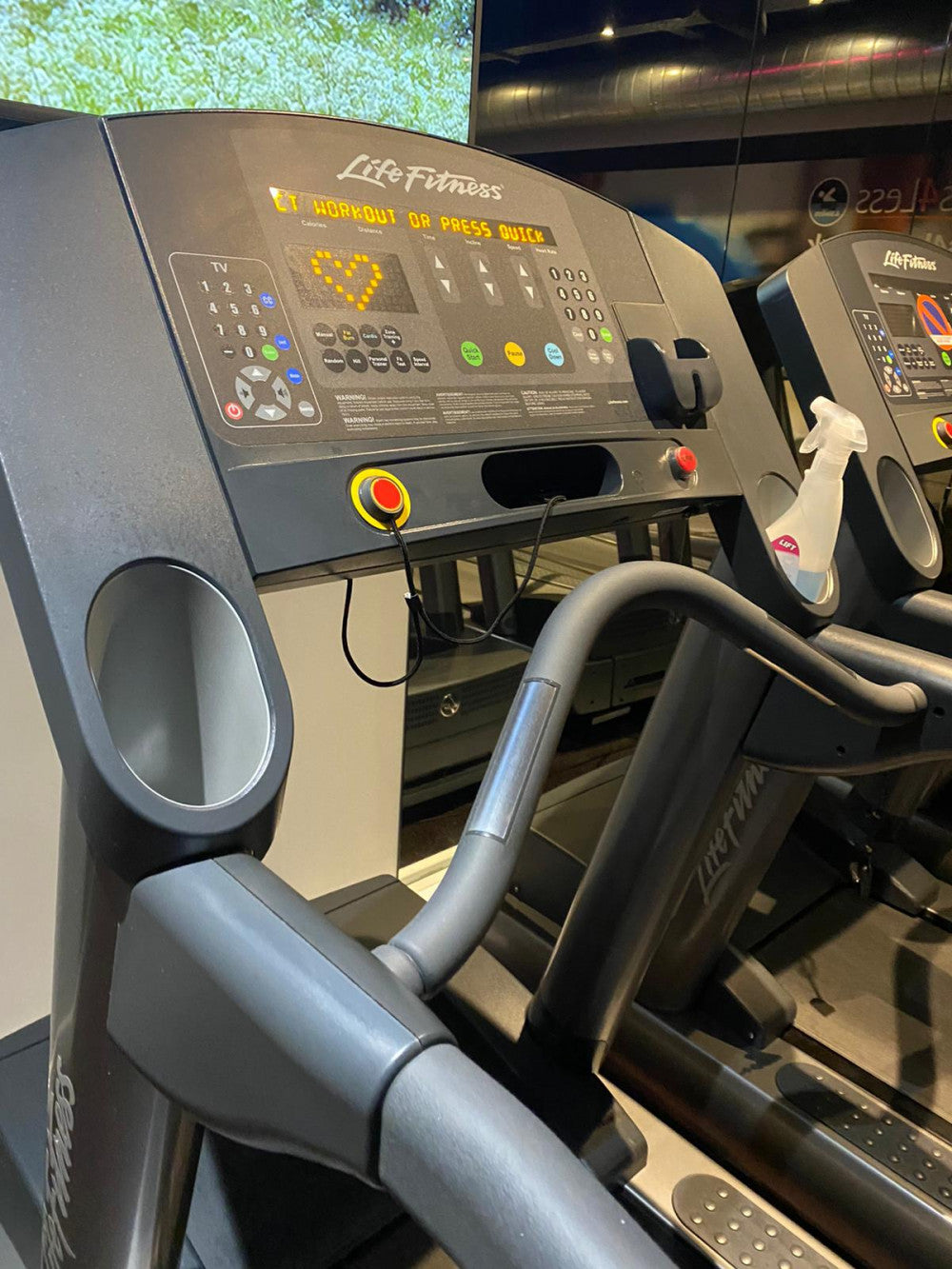 Life Fitness Laufband 95T - Integrity Serie 95t - LED Display Konsole, gebraucht - überholter Zustand