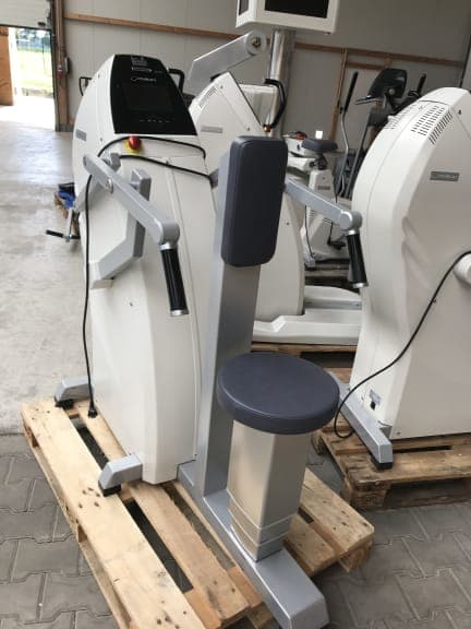 Milon Premium Kraft-Ausdauer Zirkel, Cremeweiß mit blauen Polstern, mit großer Beinpresse, guter Zustand, gebraucht und generalüberholt