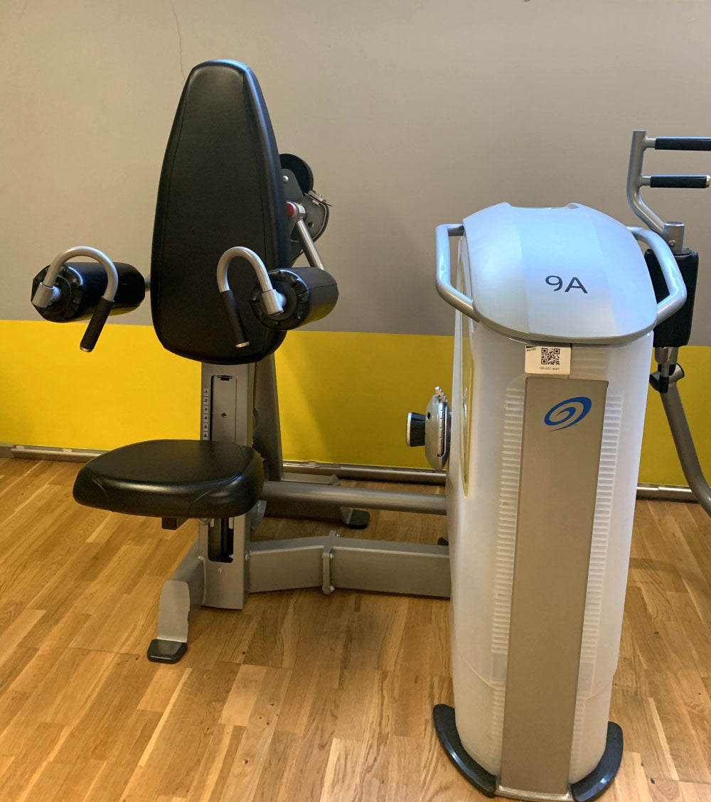 Nautilus One, 11 strength training machines in a set, successor to the legendary Nitro Fitness series, silver, used - refurbished condition