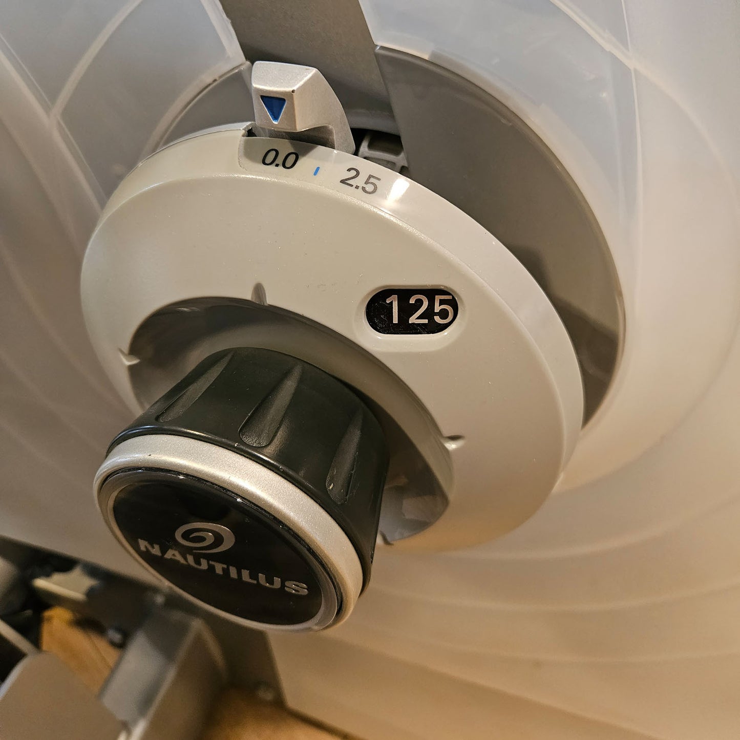 Nautilus ONE Abdominal Crunch, Abdominal Machine Folding Knife Abs, Model S6AB, Frame Color Silver, Used - Refurbished Condition