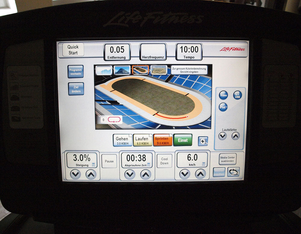 Life Fitness Laufband 95T - Elevation Series 95t - Engage 15" Touchscreen Konsole, gebraucht - überholter Zustand