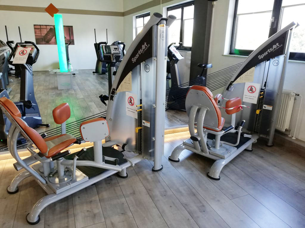 SportsArt Kraftgerätepark - 20 Kraftgeräte im Set, Status Serie, gebraucht - überholter Zustand